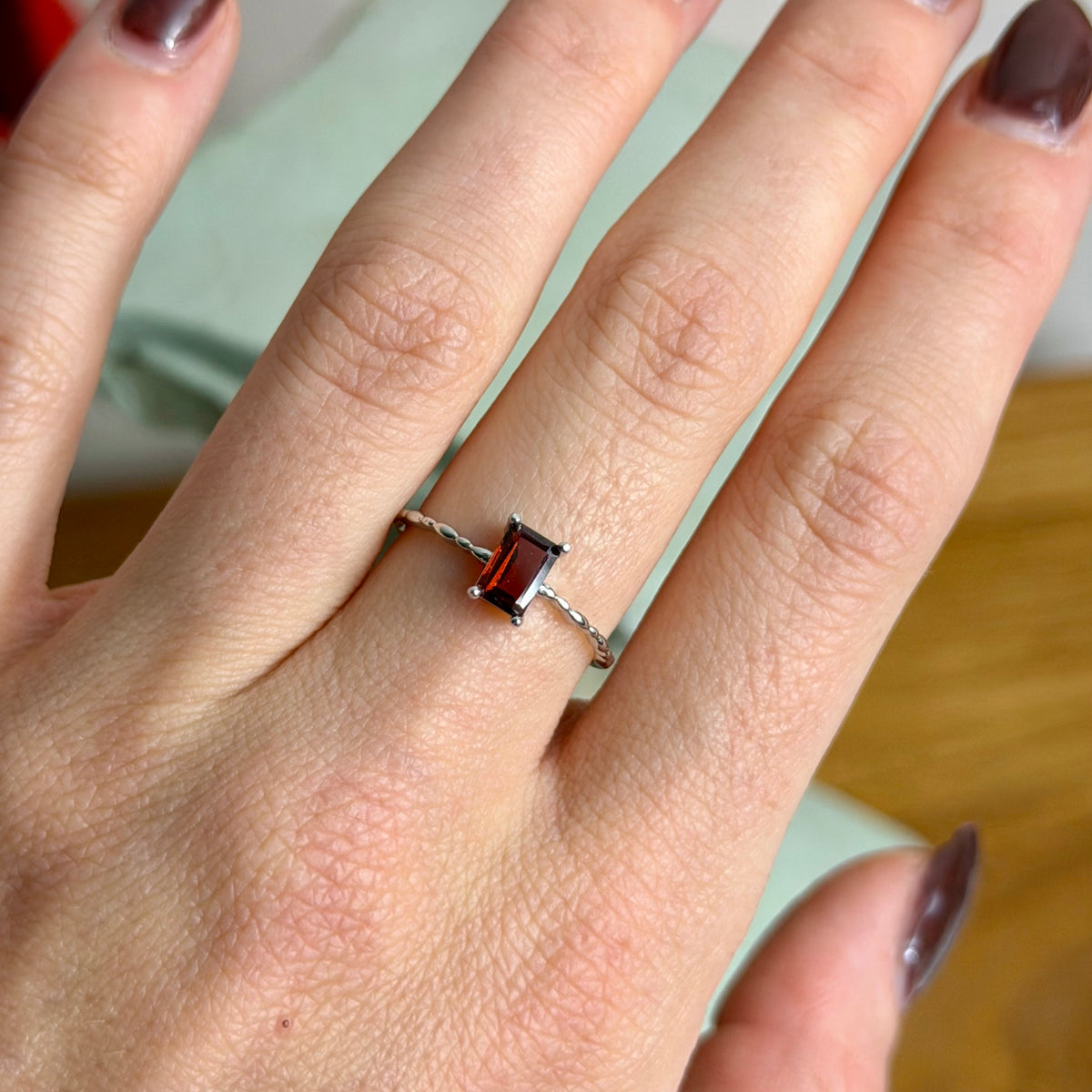 Eos Ring - Granat - 925 Silber
