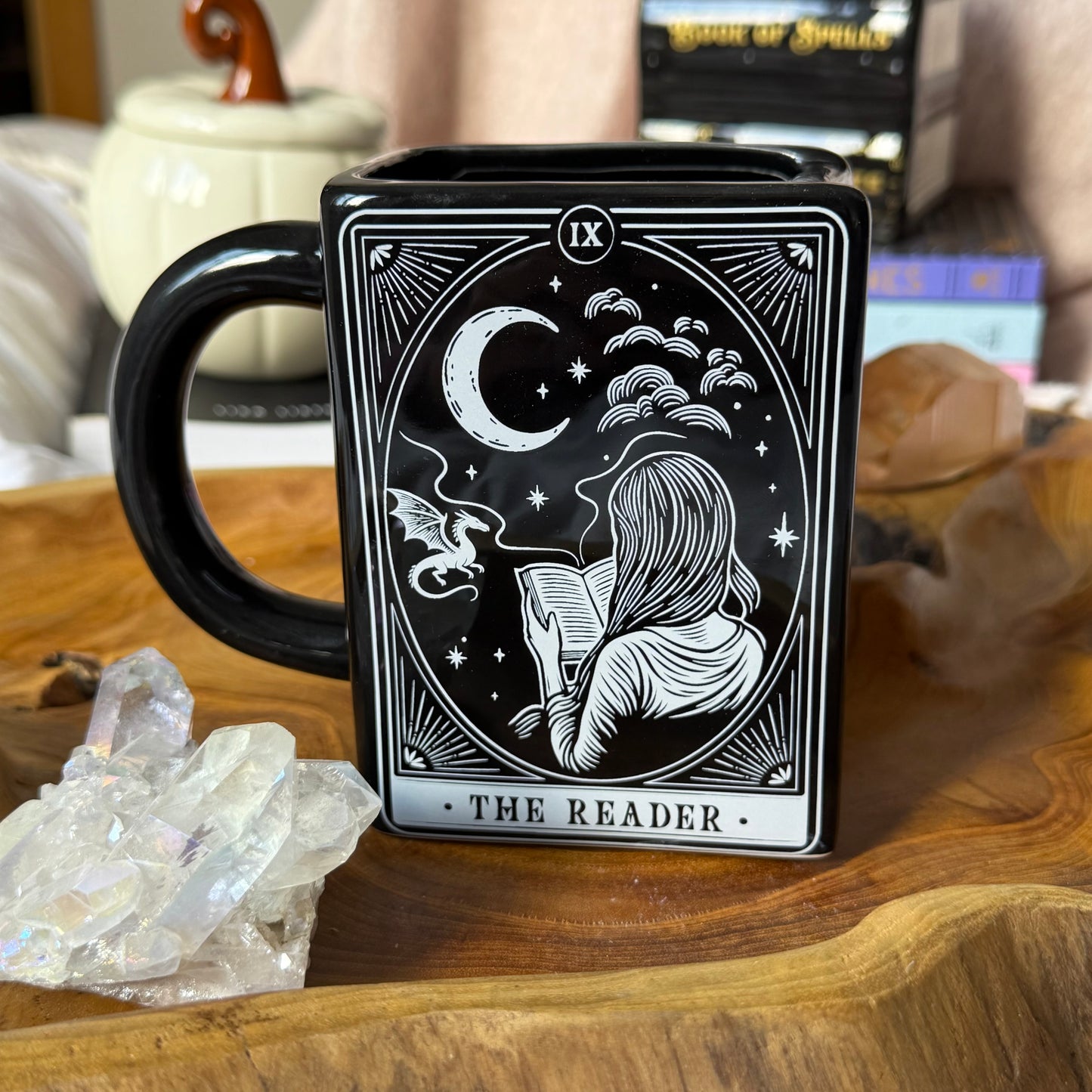The Reader Tasse