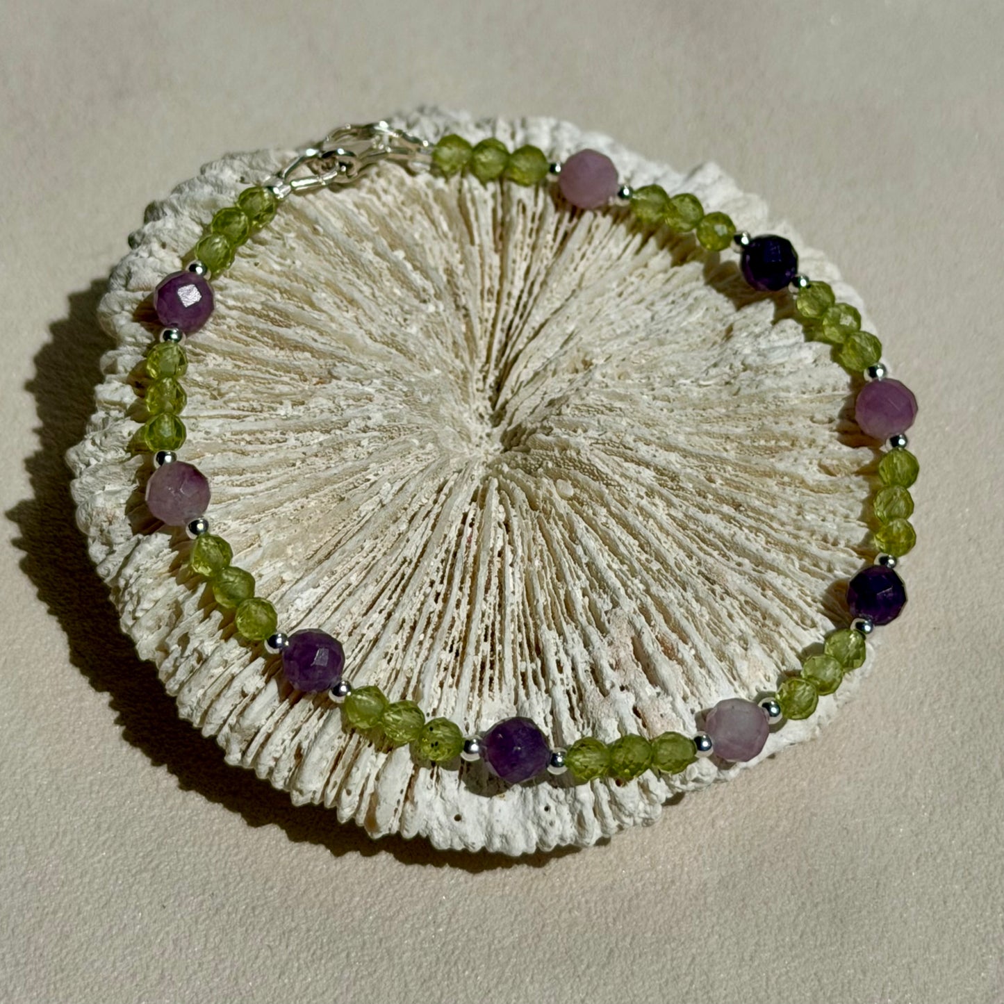 THALEIA - Armband - 925 Silber - Peridot & Lepidolit