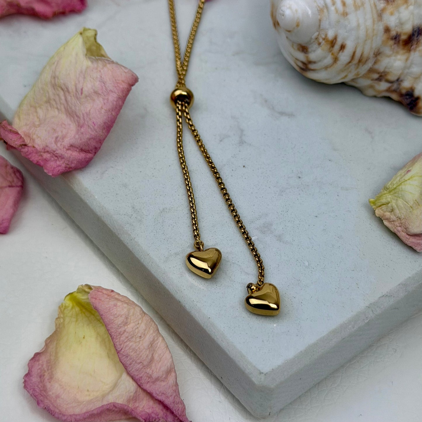 Aphrodite’s Golden Embrace – Kette - Edelstahl