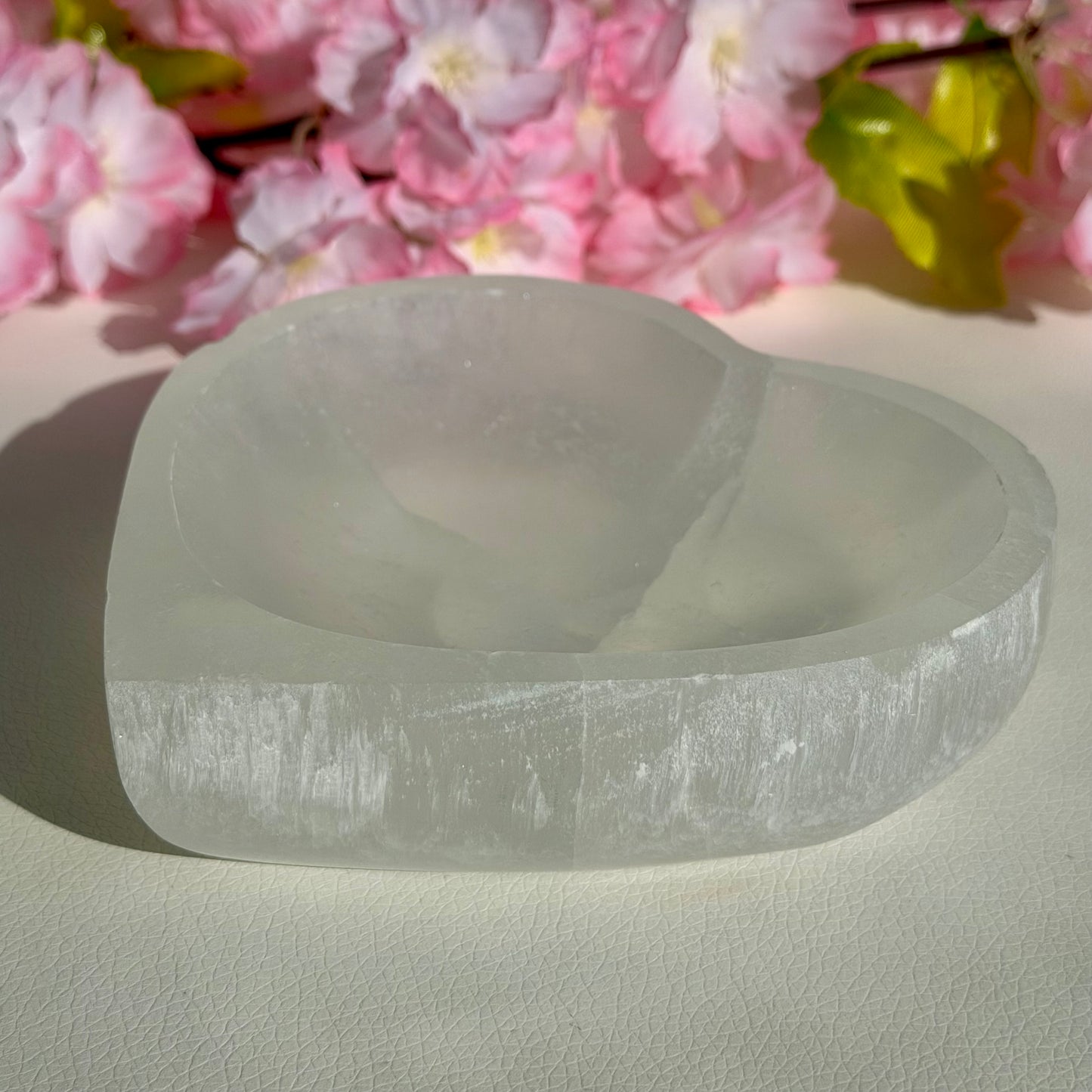 Selenit Schale in Herzform