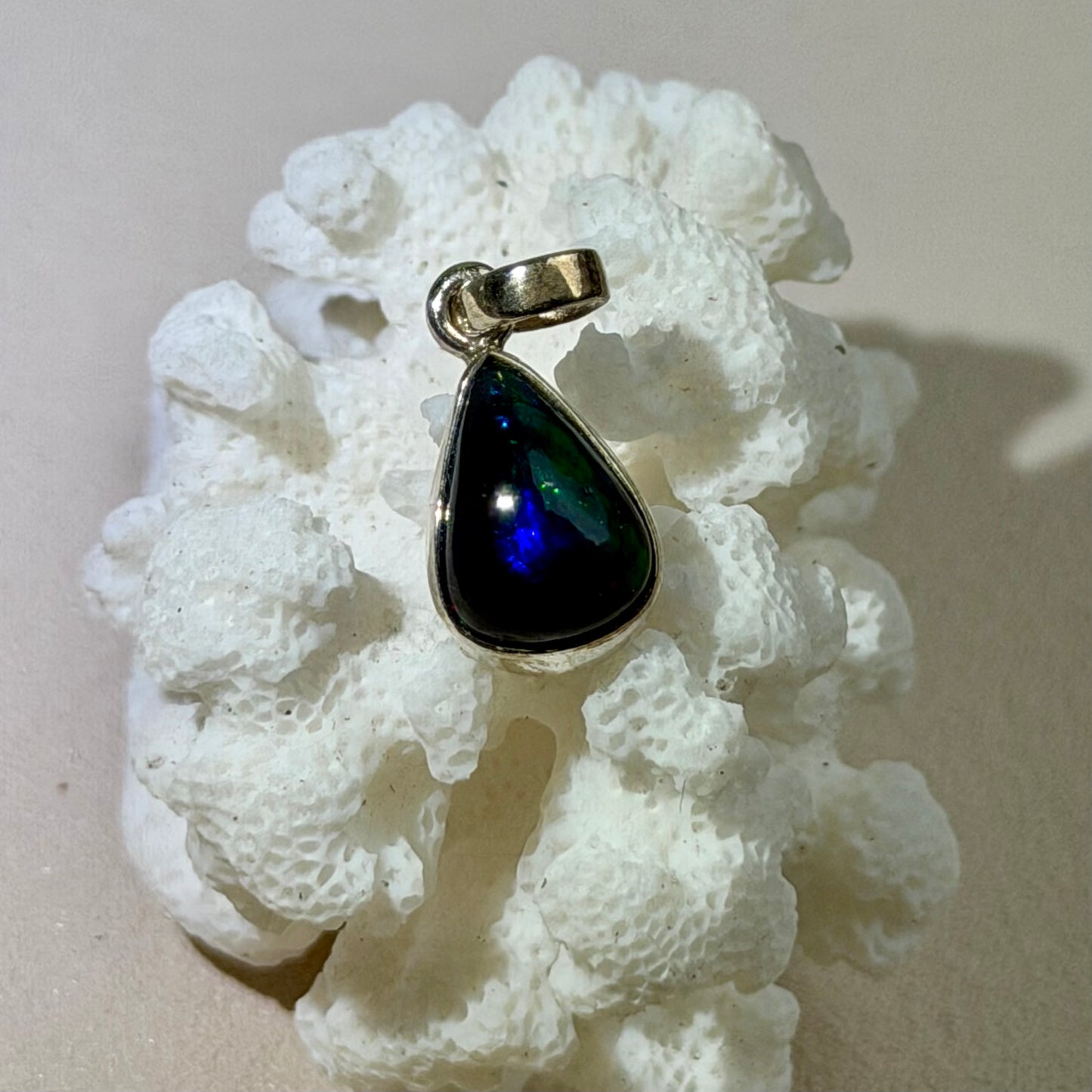 Äthiopischer Opal Anhänger - 925 Silber - 87AP