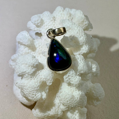 Äthiopischer Opal Anhänger - 925 Silber - 87AP