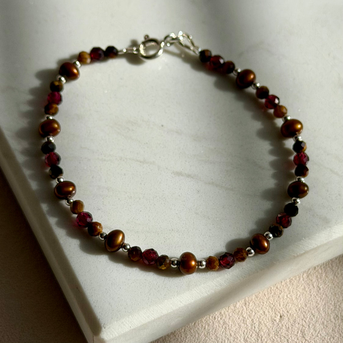 OPORA Armband – Tigerauge, Perle & Granat - 925 Silber