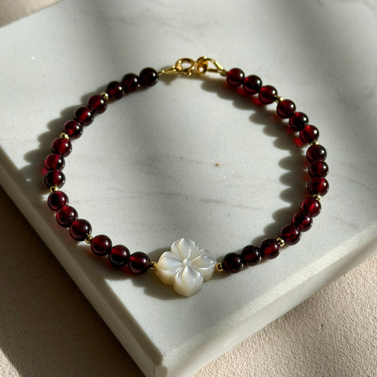 RHODE Armband – Granat & Perlmutt Blume - 925 Silber