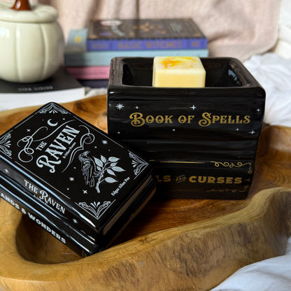 Witchy Book Stack Duftlampe