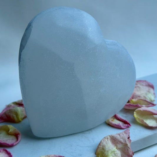 XL Selenit Herz mit Standfläche