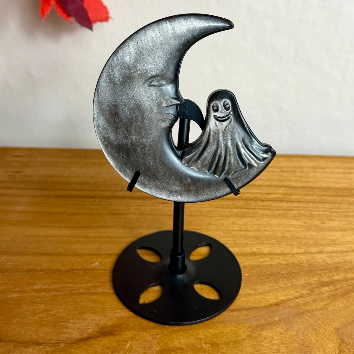 Silberobsidian Mondgeist mit schwarzer Halterung