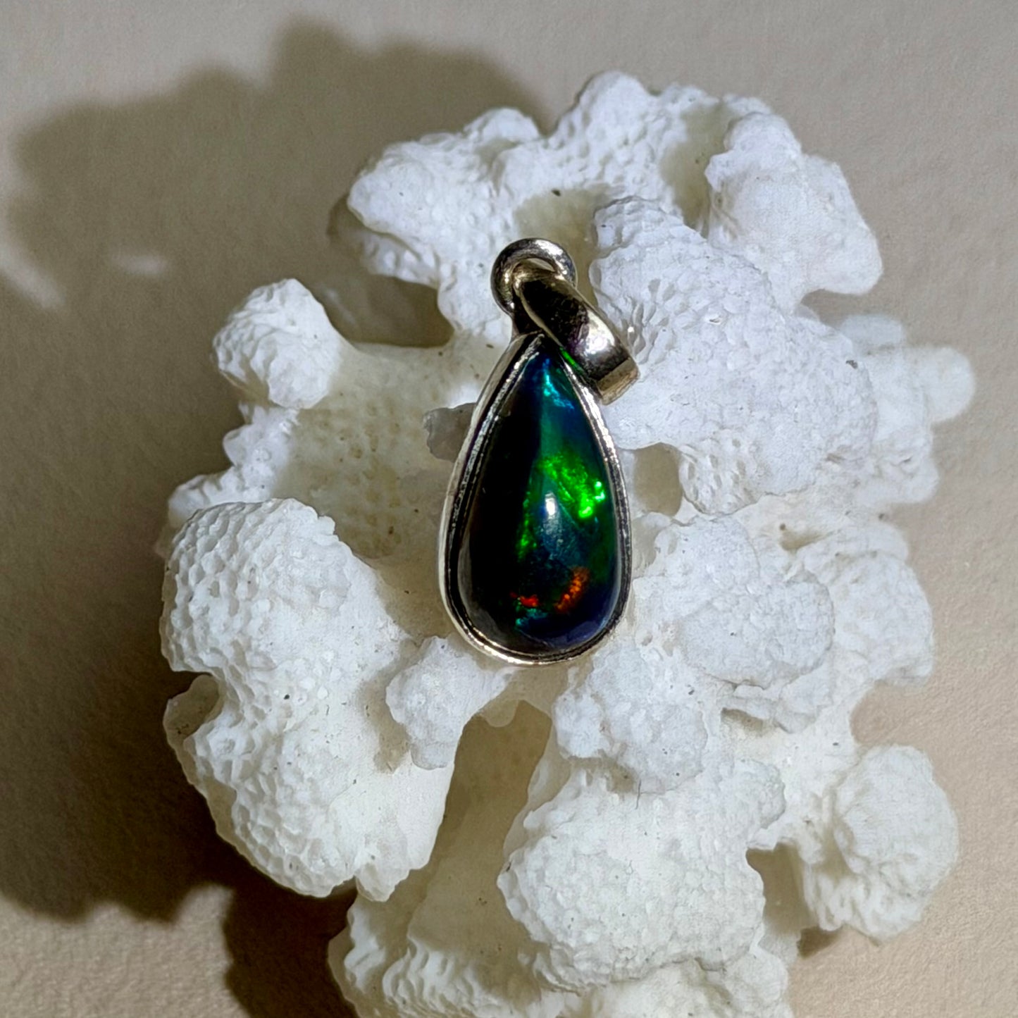 Äthiopischer Opal Anhänger - 925 Silber - 94AP