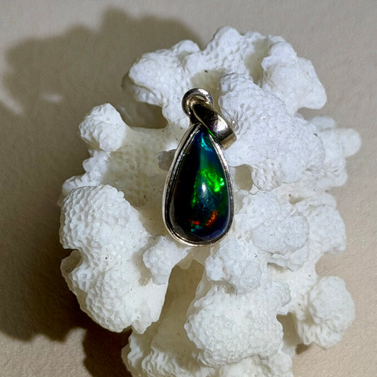 Äthiopischer Opal Anhänger - 925 Silber - 94AP