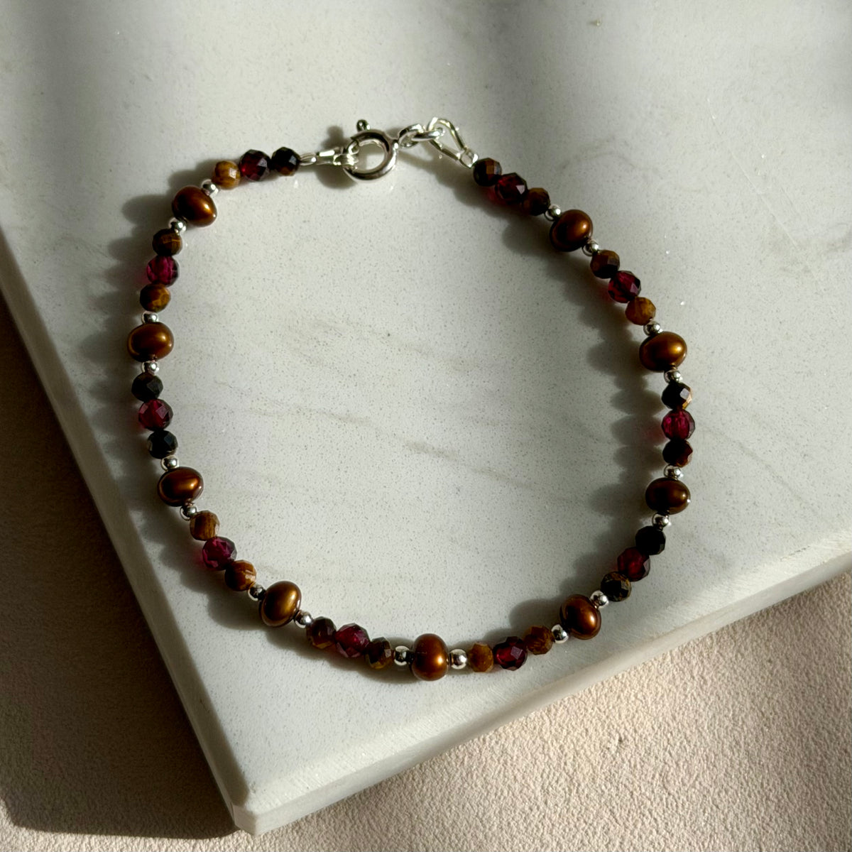 OPORA Armband – Tigerauge, Perle & Granat - 925 Silber