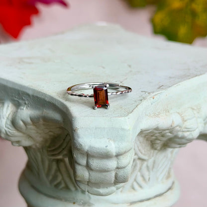 Eos Ring - Granat - 925 Silber