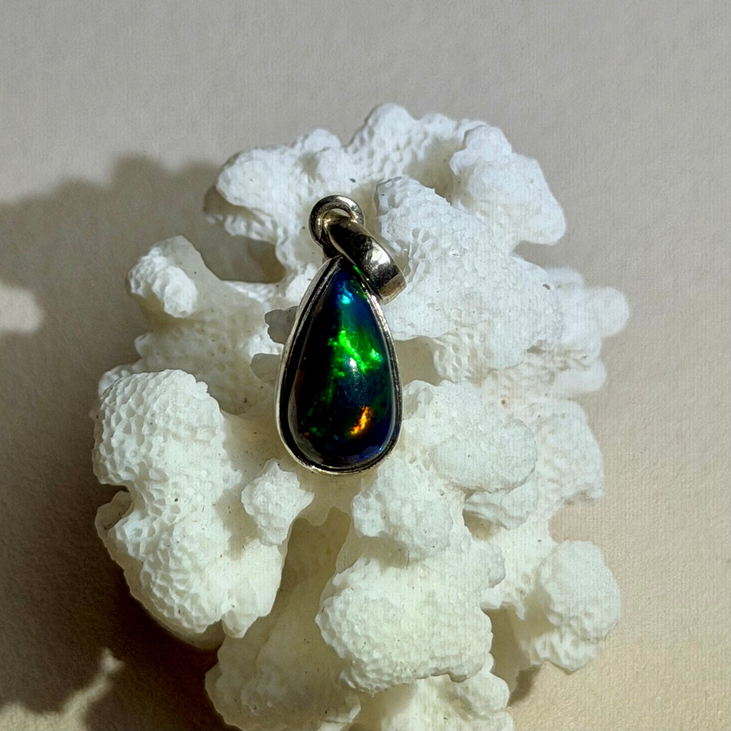 Äthiopischer Opal Anhänger - 925 Silber - 94AP