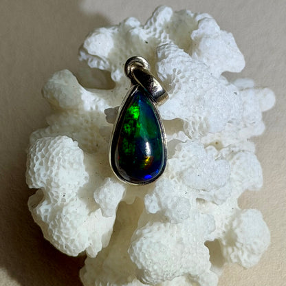 Äthiopischer Opal Anhänger - 925 Silber - 94AP