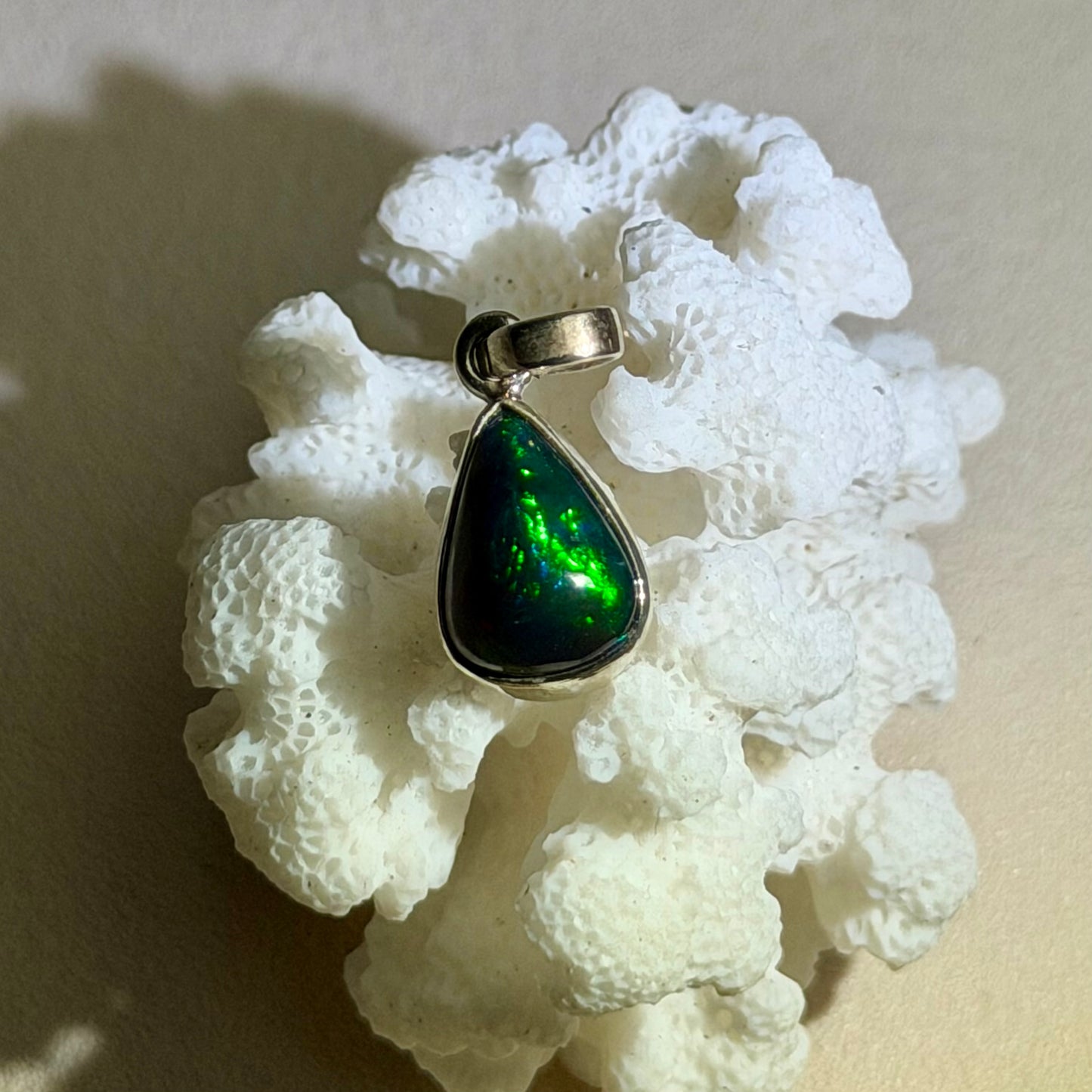Äthiopischer Opal Anhänger - 925 Silber - 87AP