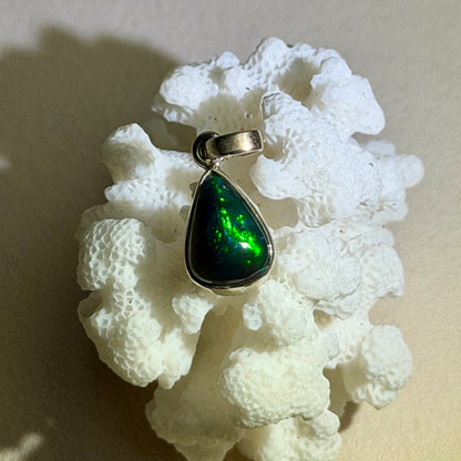 Äthiopischer Opal Anhänger - 925 Silber - 87AP