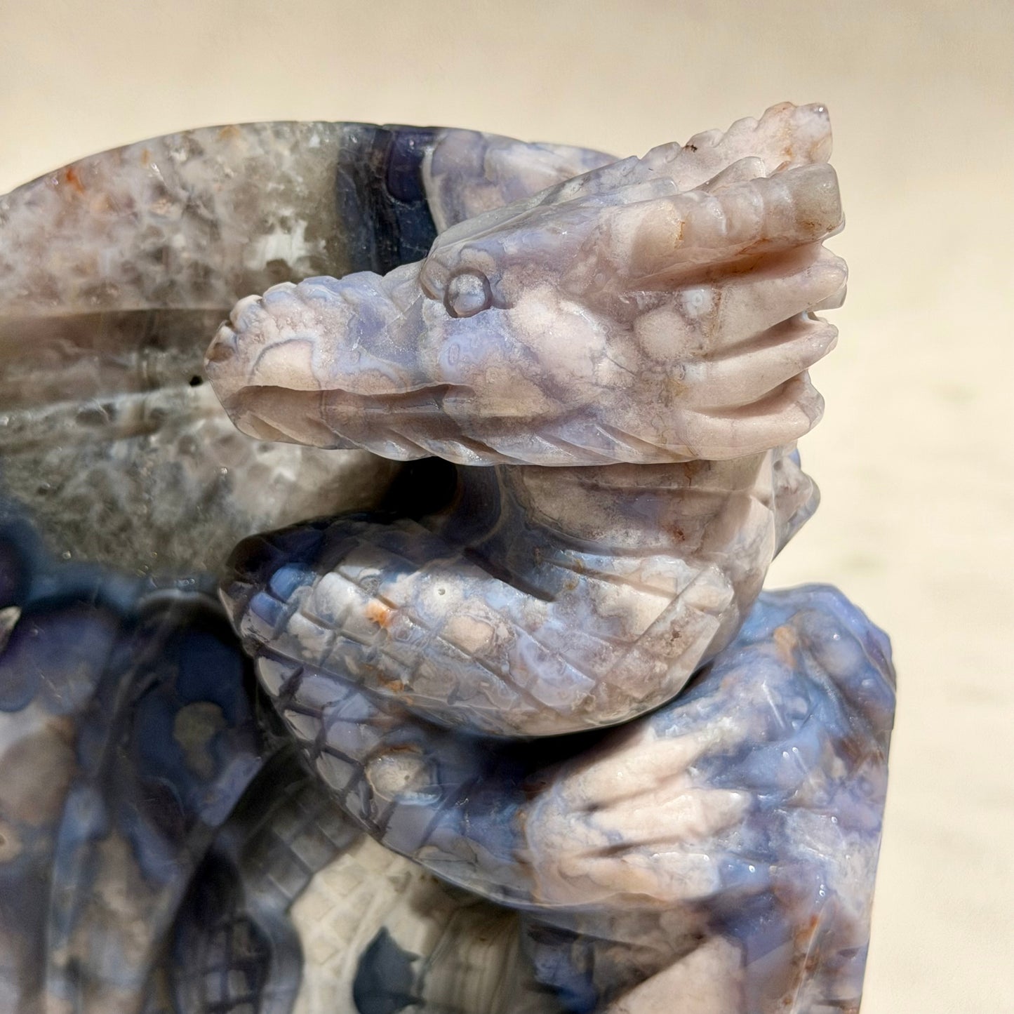 Blumenachat Drache - Handgeschnitzt