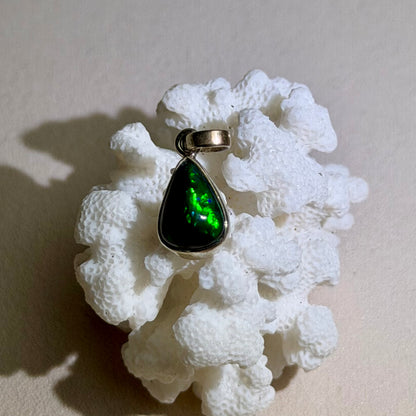 Äthiopischer Opal Anhänger - 925 Silber - 87AP