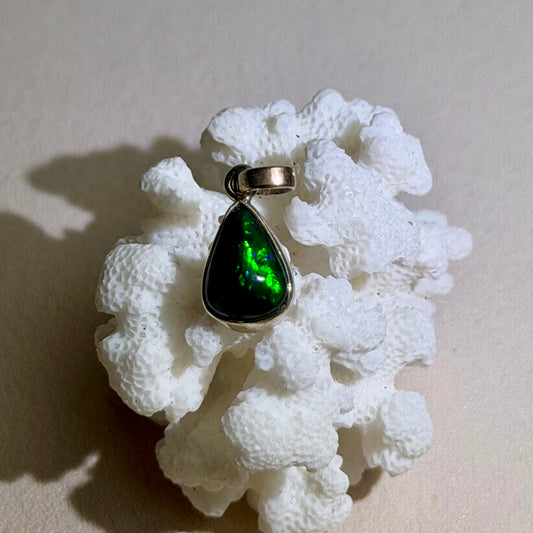 Äthiopischer Opal Anhänger - 925 Silber - 87AP