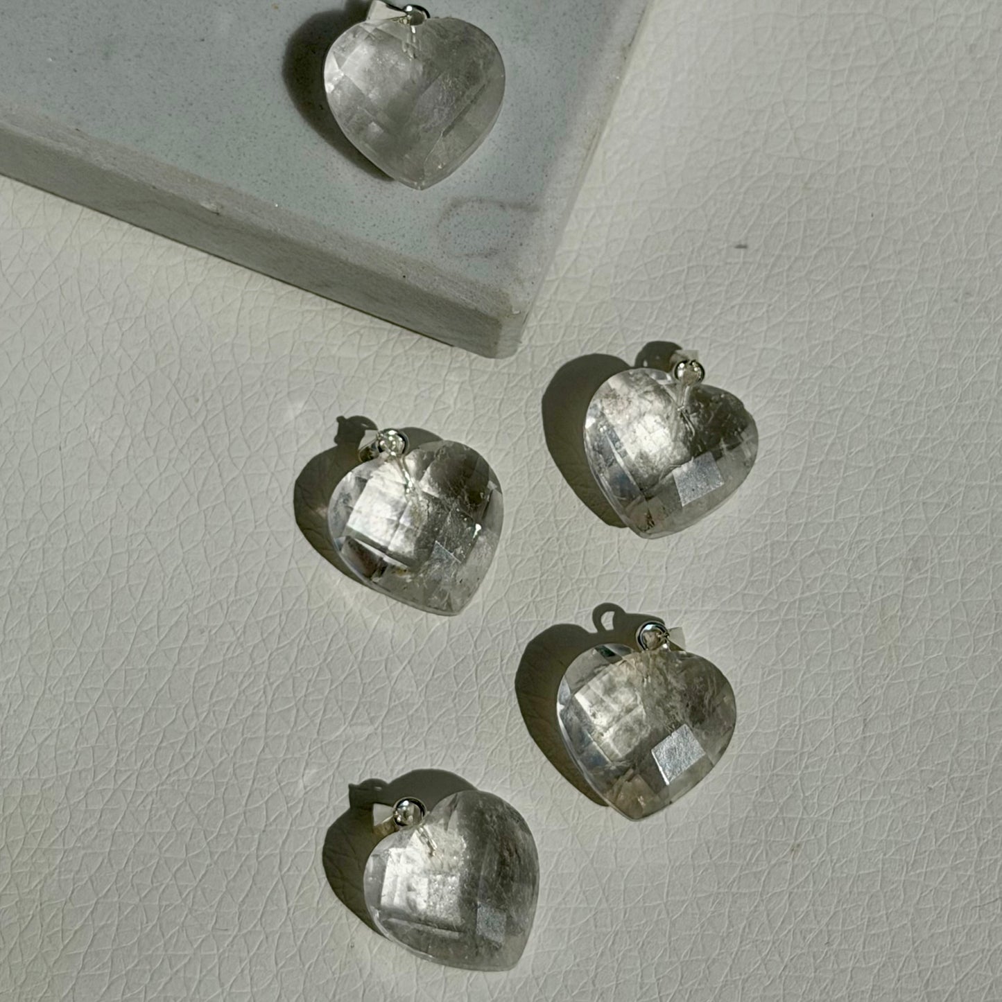 Bergkristall Herz Anhänger - facettiert - 925 Silber