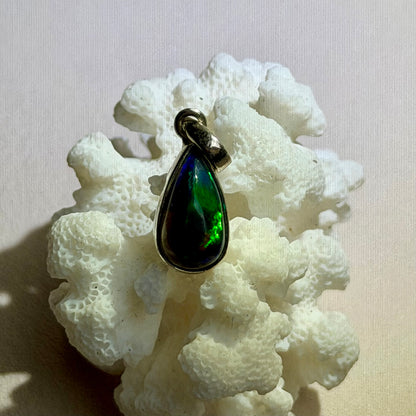 Äthiopischer Opal Anhänger - 925 Silber - 94AP