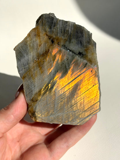 Goldener Labradorit - Freiform