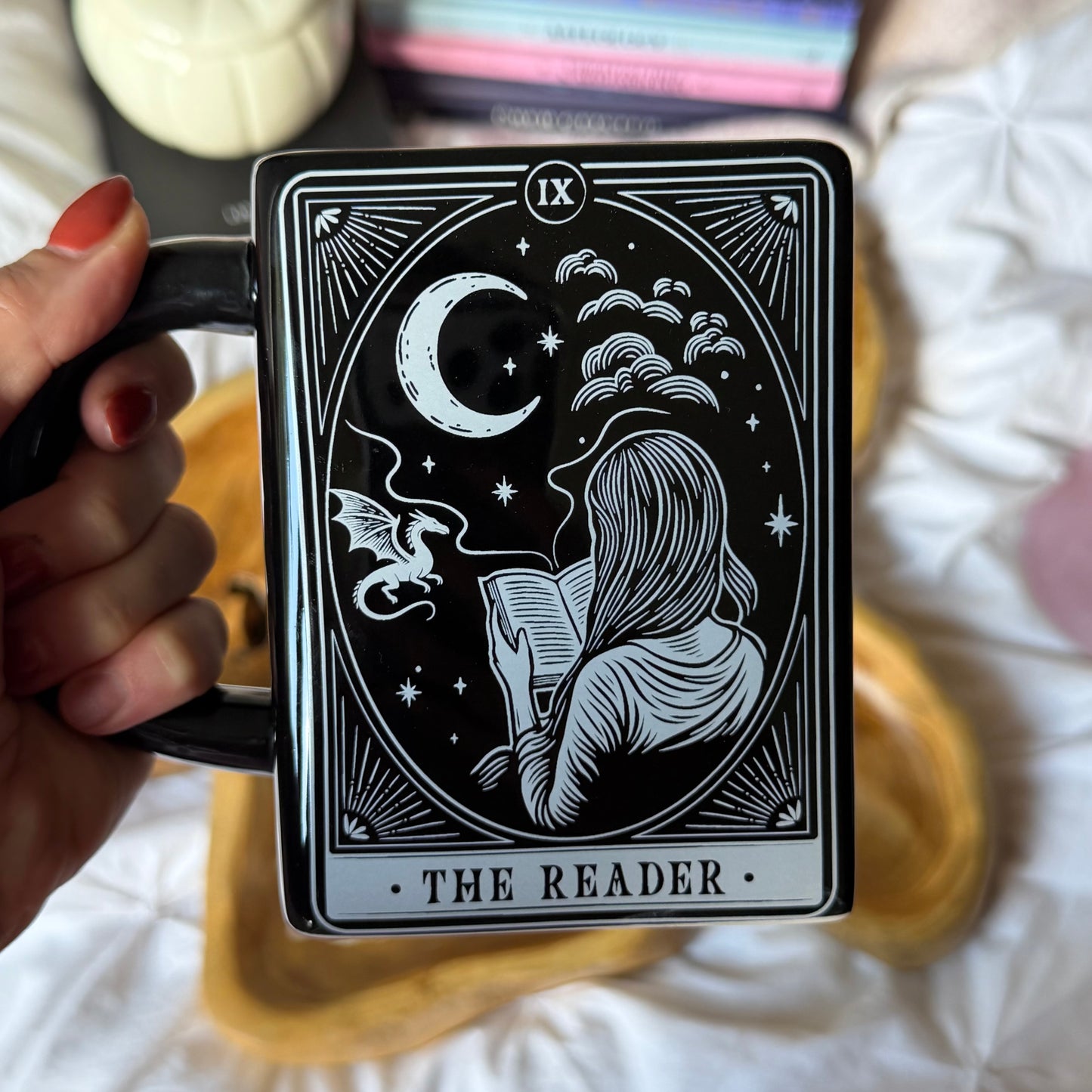The Reader Tasse