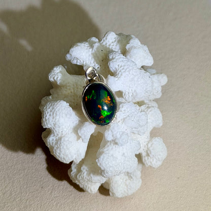 Äthiopischer Opal Anhänger - 925 Silber - 87PA