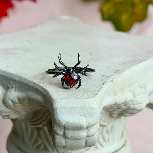 Arachne Ring - Granat - 925 Silber