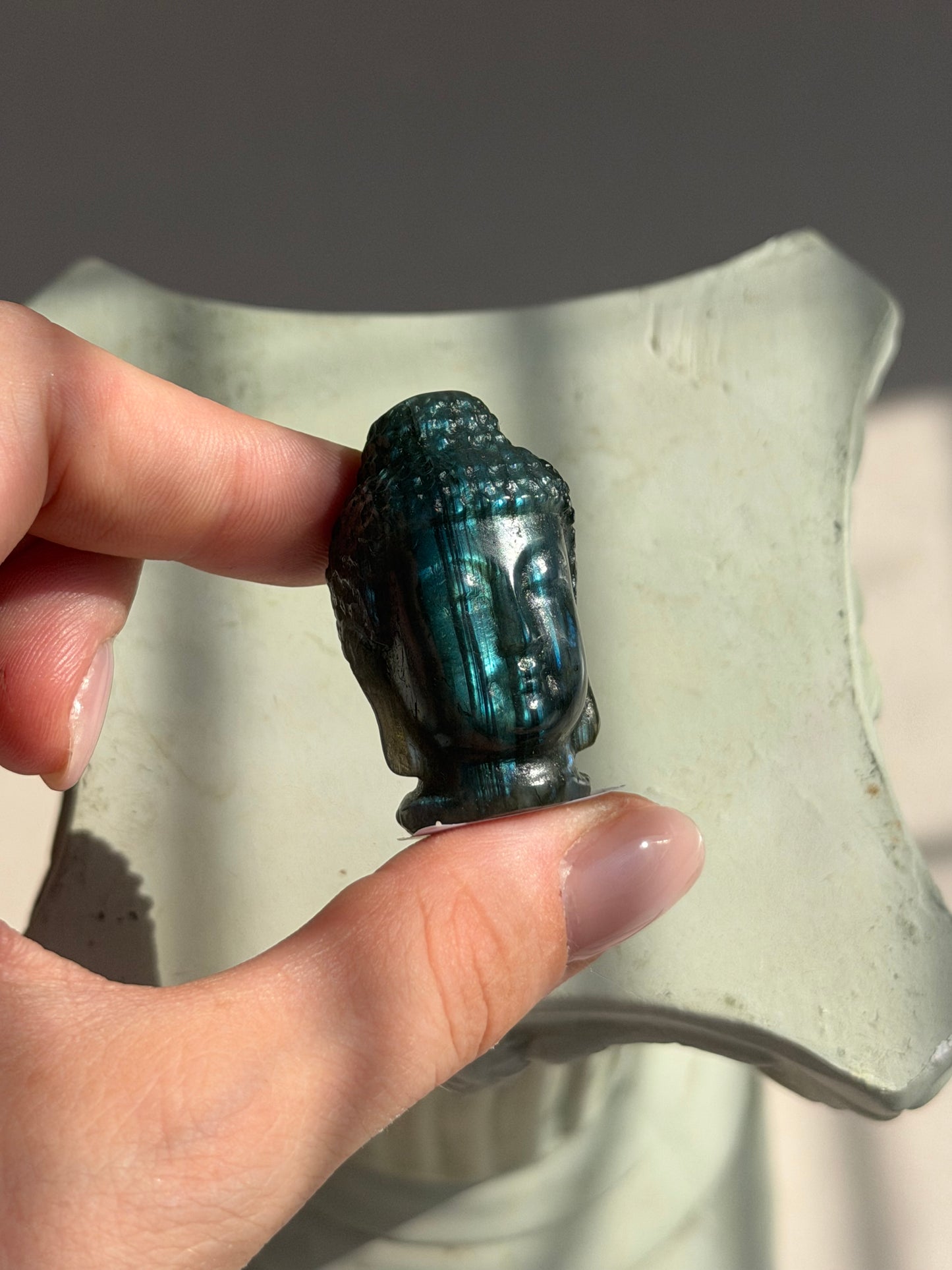 Labradorit Buddha