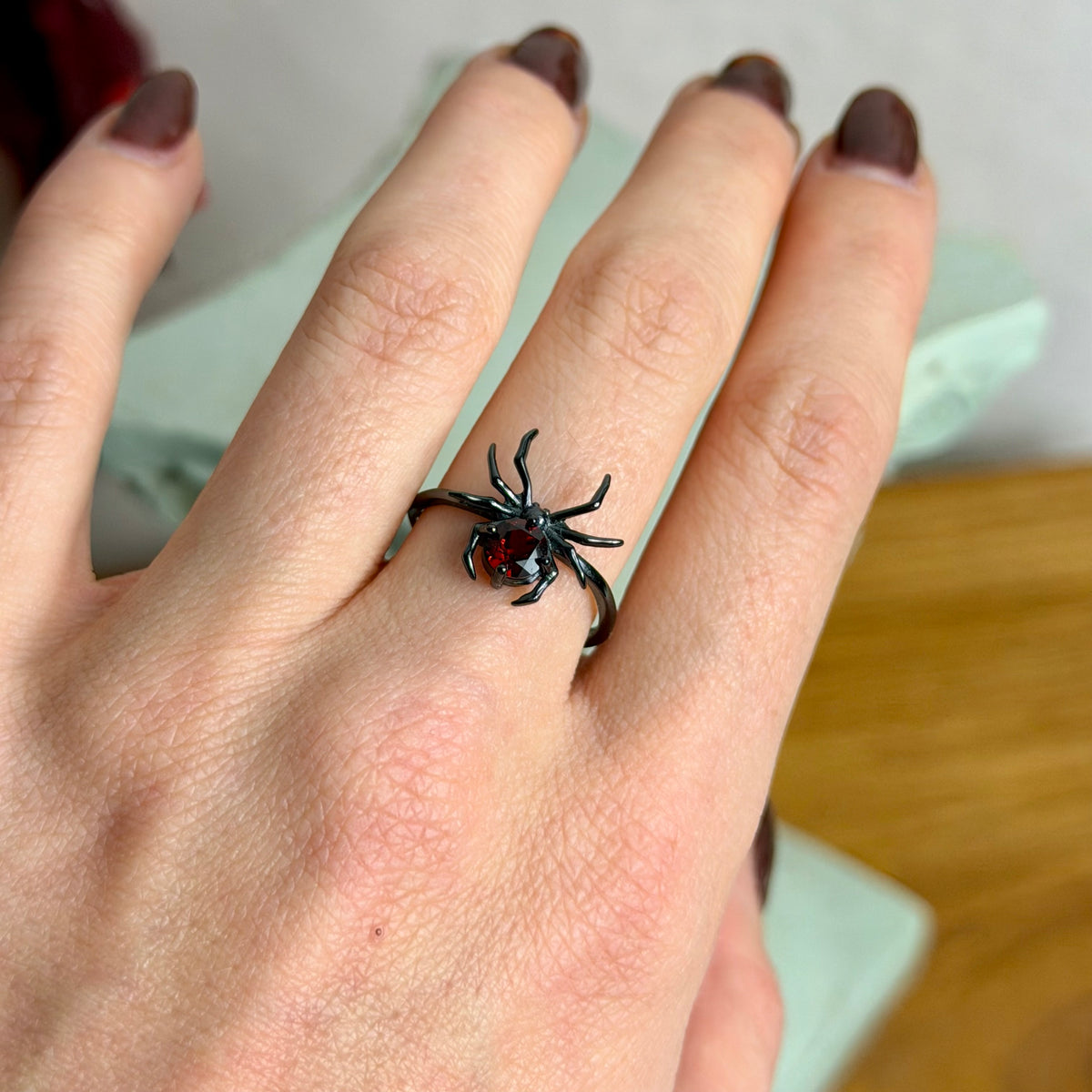 Arachne Ring - Granat - 925 Silber