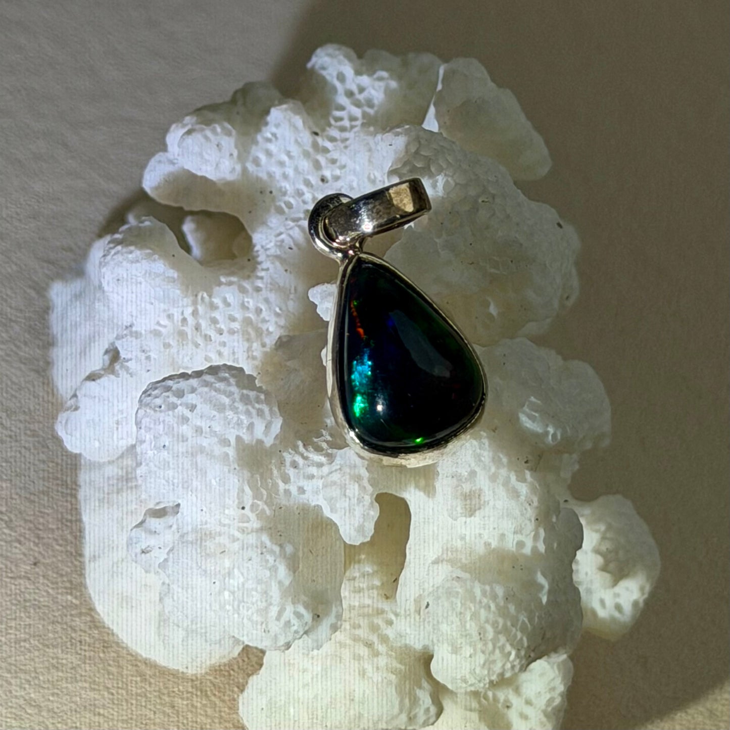 Äthiopischer Opal Anhänger - 925 Silber - 87AP