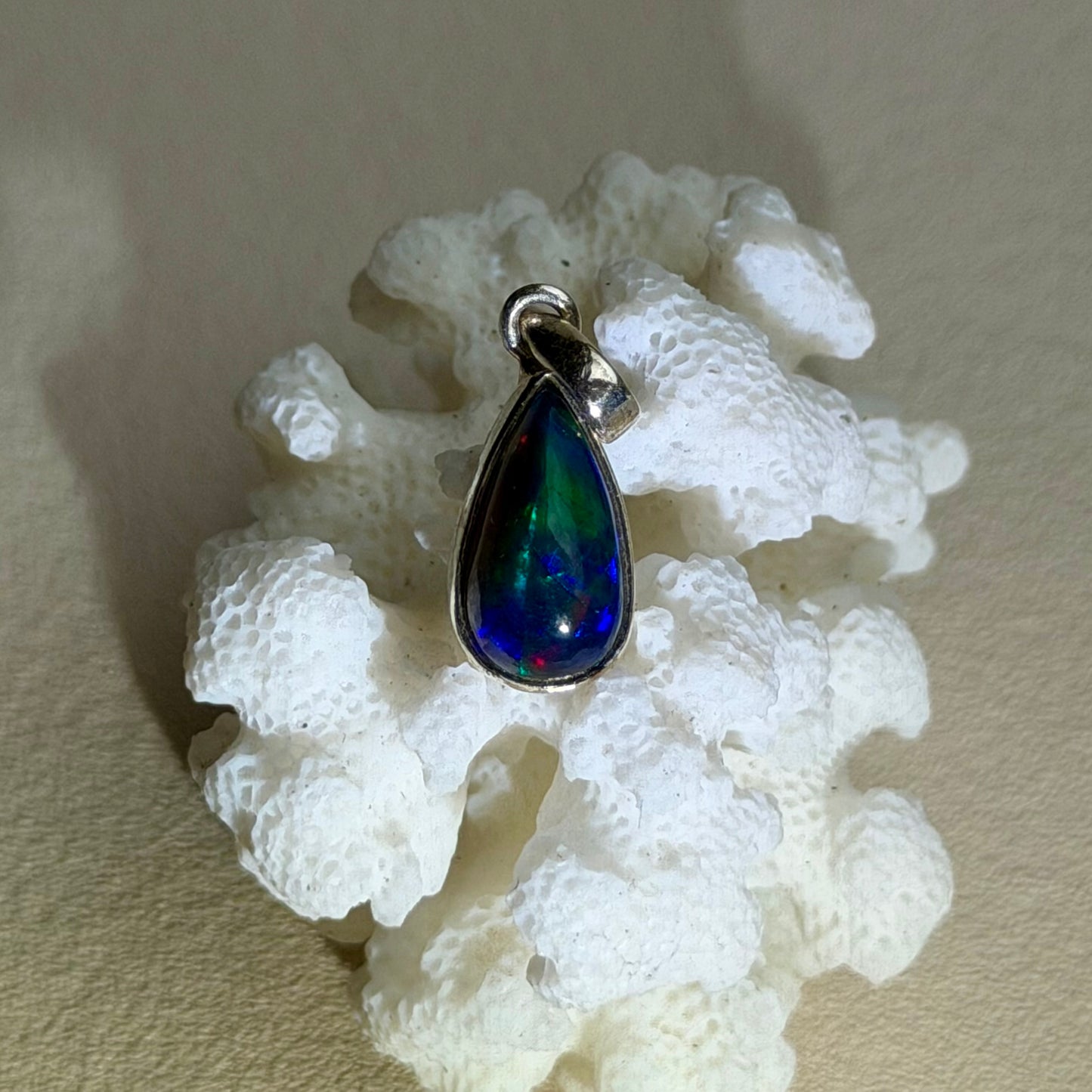 Äthiopischer Opal Anhänger - 925 Silber - 94AP