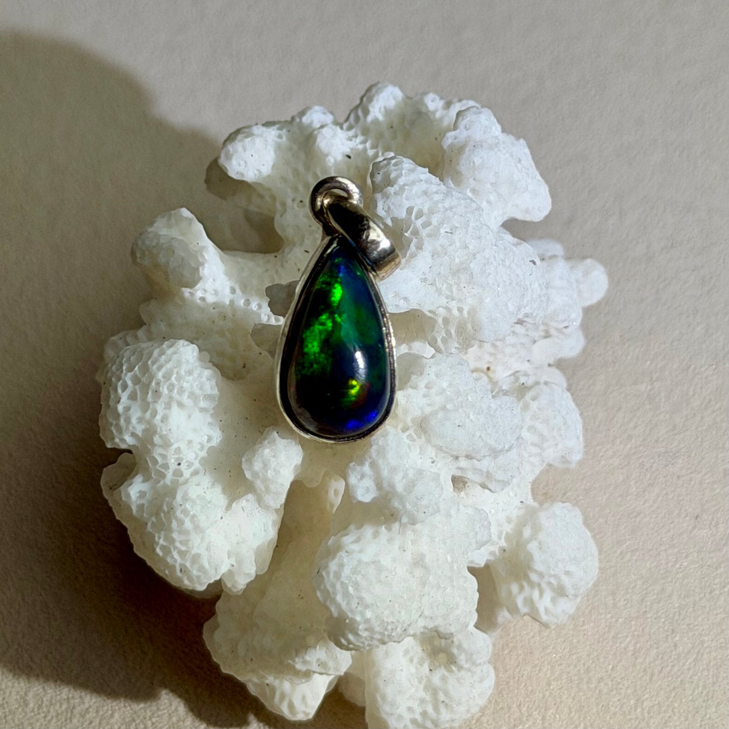 Äthiopischer Opal Anhänger - 925 Silber - 94AP