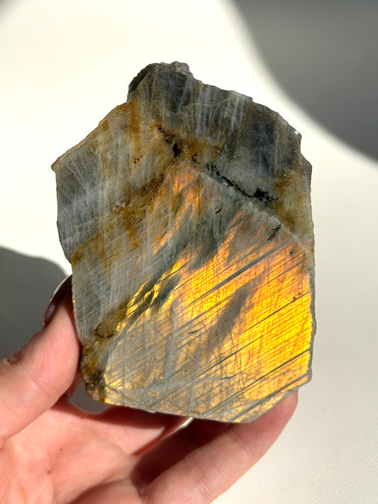 Goldener Labradorit - Freiform