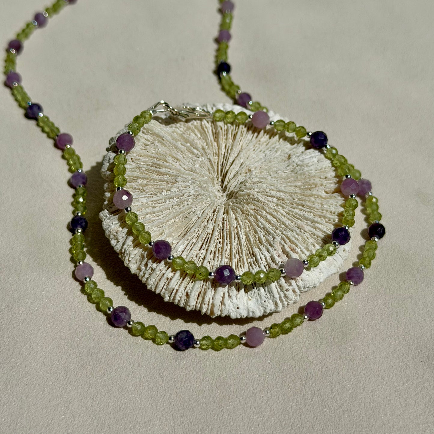 THALEIA - Halskette - 925 Silber - Peridot & Lepidolit