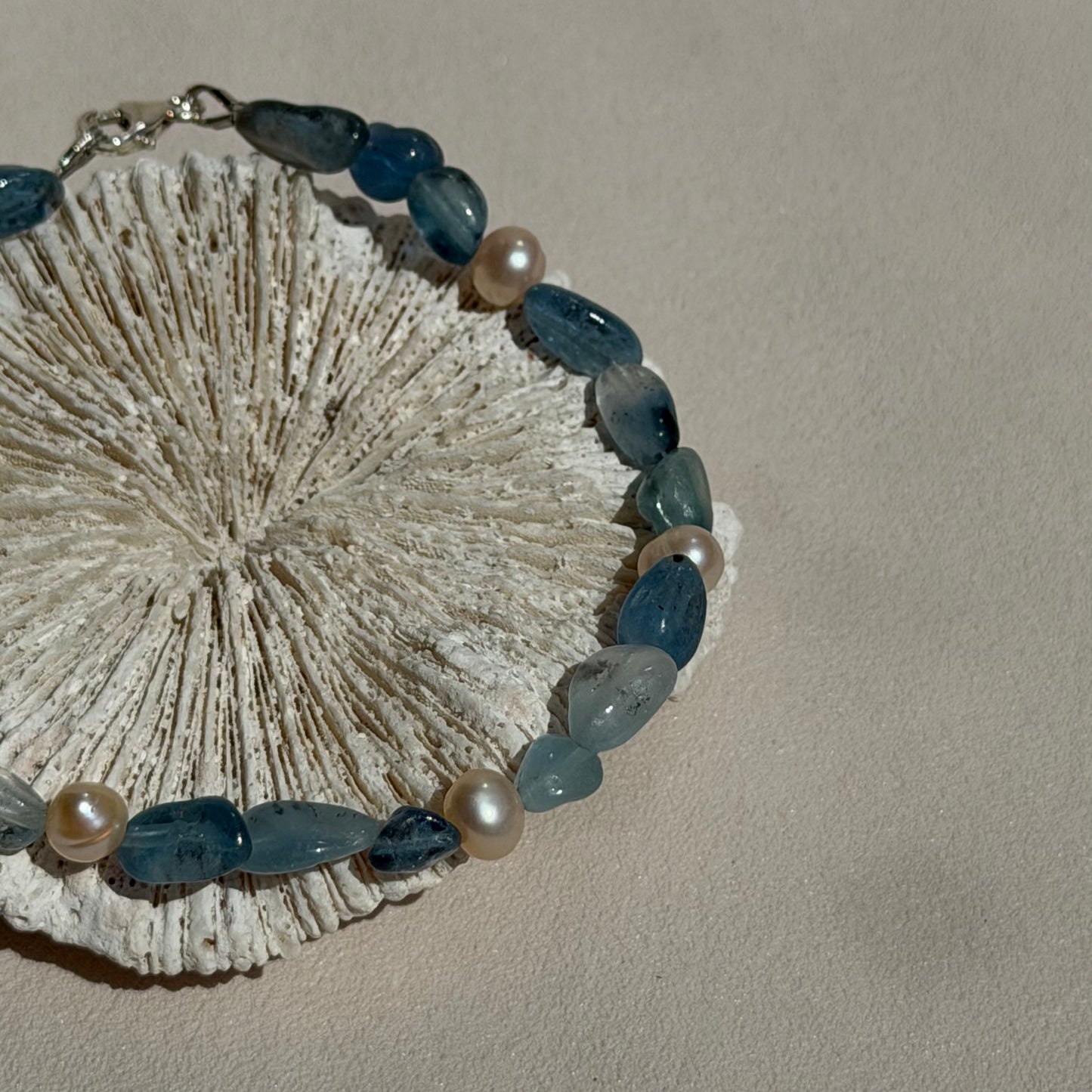 NESAIE - Armband - 925 Silber - Aquamarin & Perlen