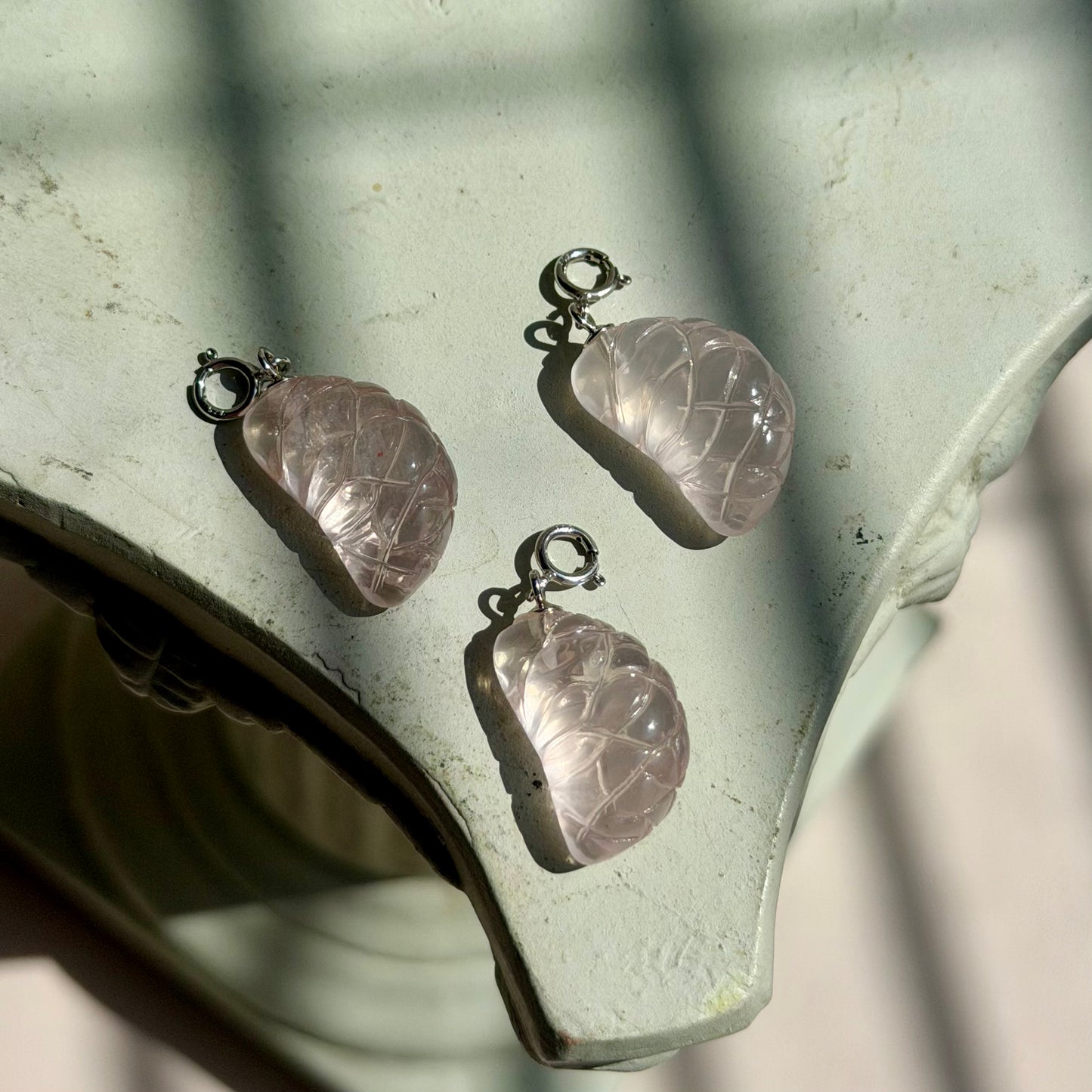 Eunomia Charm - Rosenquarz - 925 Silber