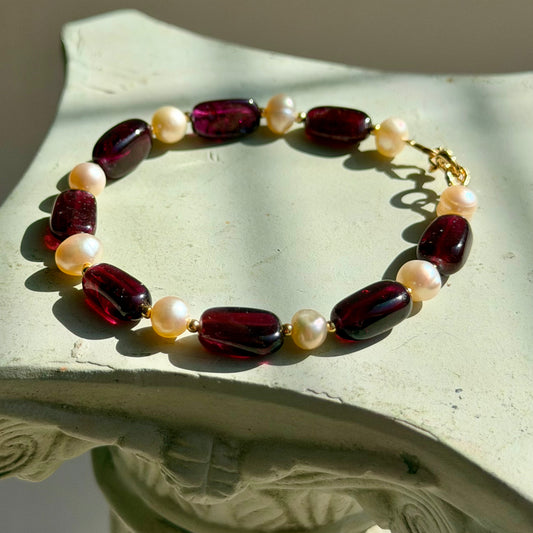 HEKABE Armband – Granat & Süßwasserperle - 925 Silber -