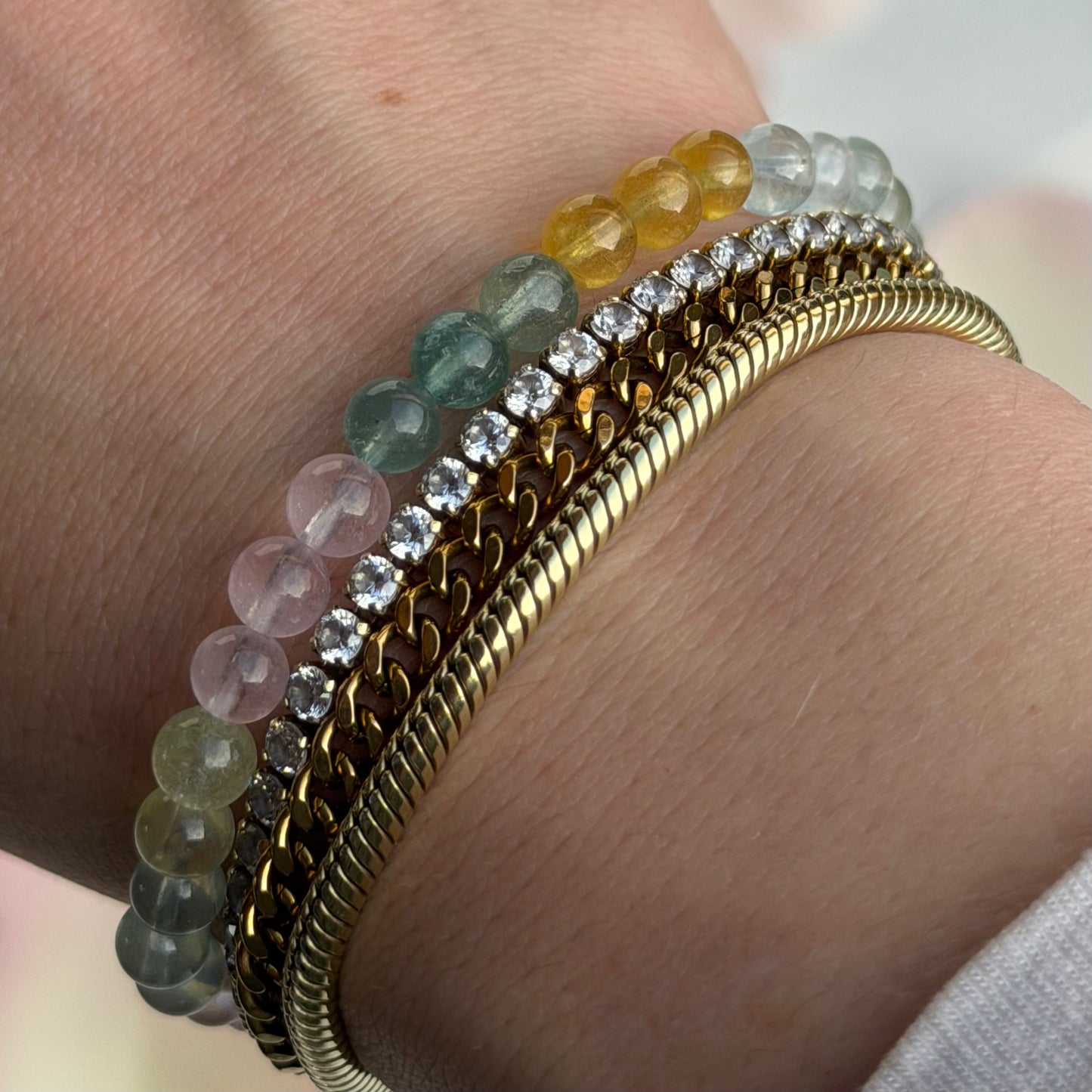 Aphrodite’s Grace – Morganit Armband (6 mm)