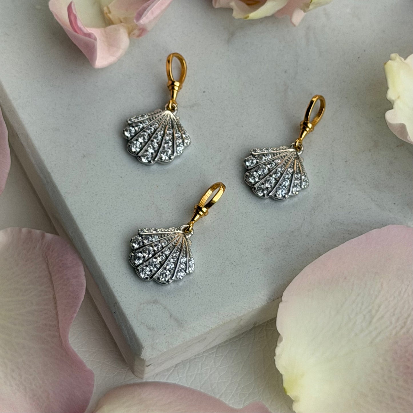 Aphrodite’s Shell – Zirkonia Anhänger