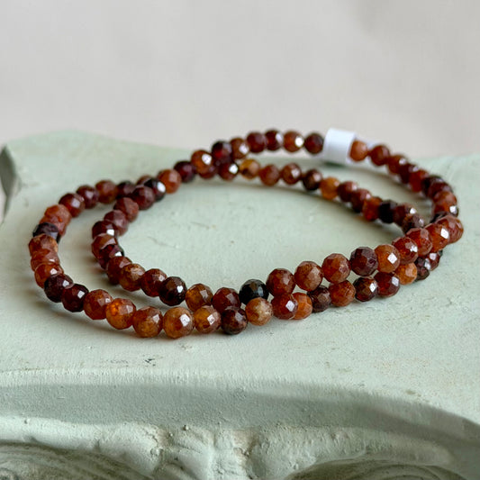 Orangener Granat - 4mm facettiert