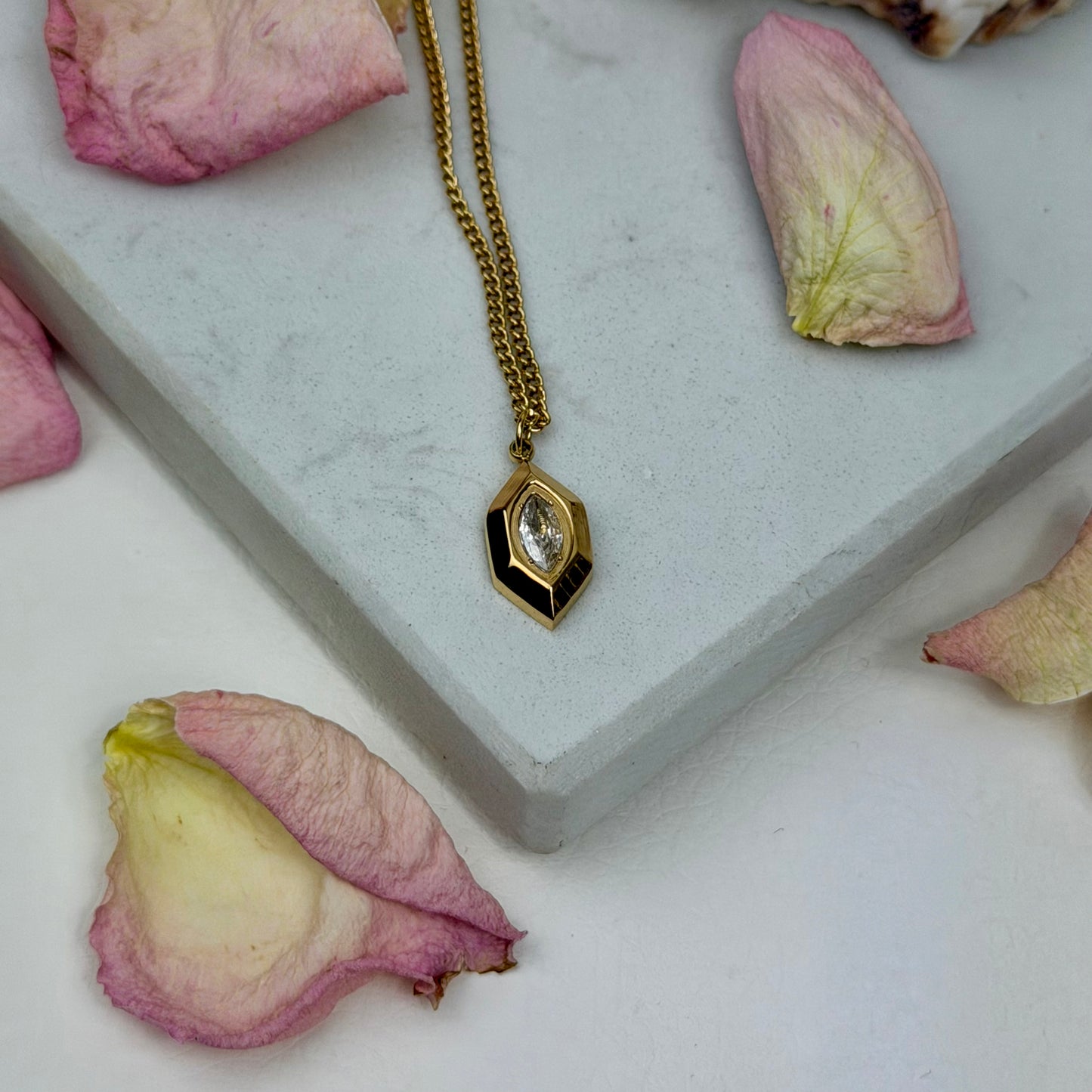 Aphrodite’s Radiance – Kette - Edelstahl