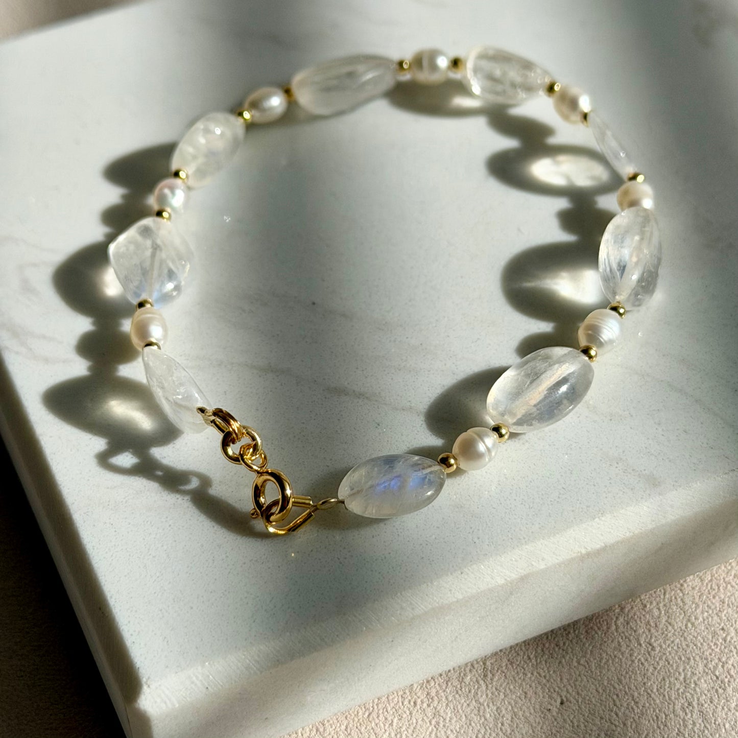 KIRKE Armband – Mondstein & Perlen - 925 Silber