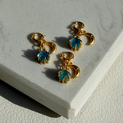 Hestia’s Moonlight Hearth – Aquamarin Charm | 925 Silber vergoldet