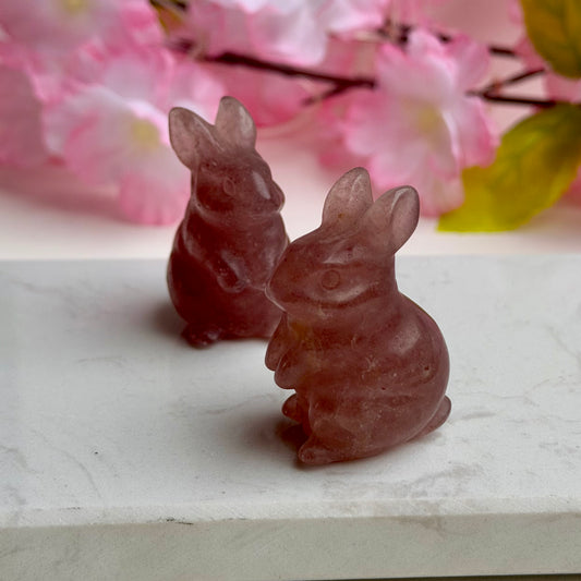 Erdbeerquarz Hase