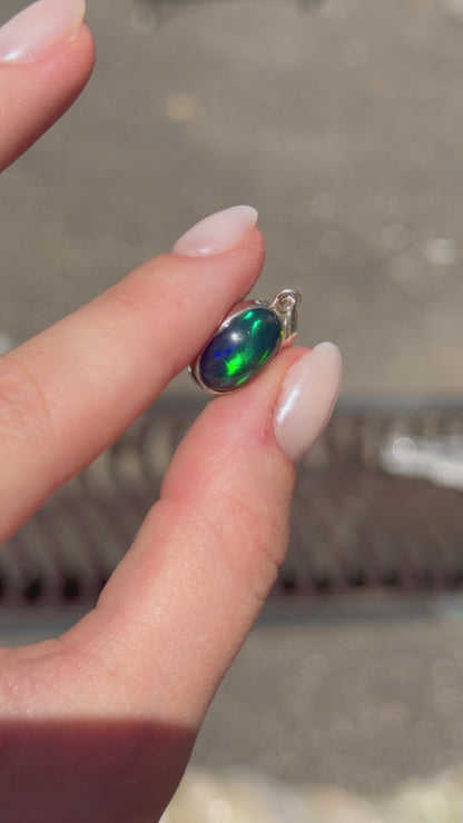 Äthiopischer Opal Anhänger - 925 Silber - 87PA